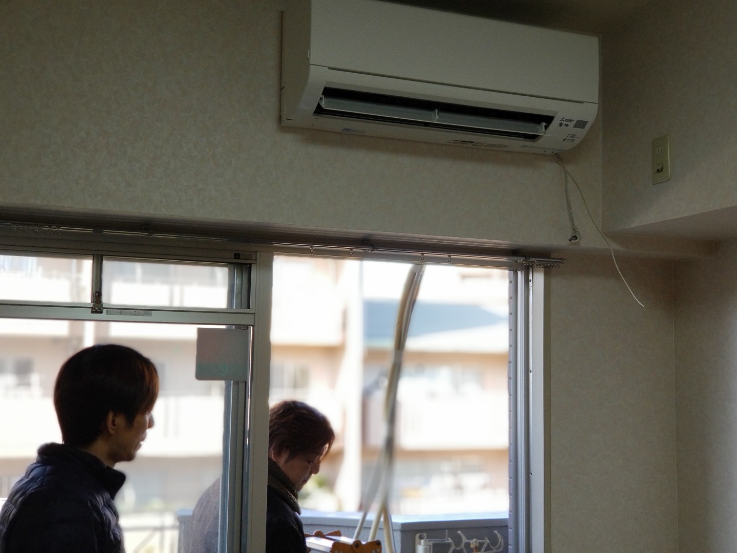 クロス張替時のエアコン事情 ユーキの活動日誌 名古屋の電気 空調工事会社 ユーキ